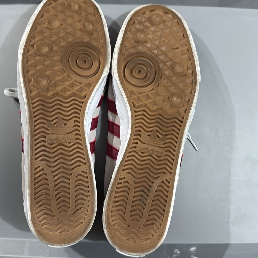 Adidas Gray and Red Sneakers Classic Style - Picture 4 of 4
